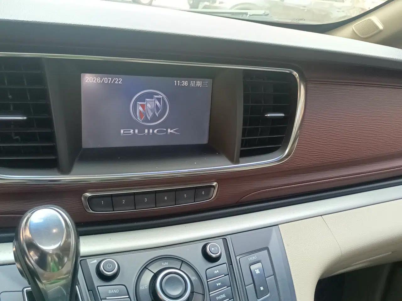 Buick GL8 2014 3.0L XT Luxury Business Flagship Edition — миниатюра 13