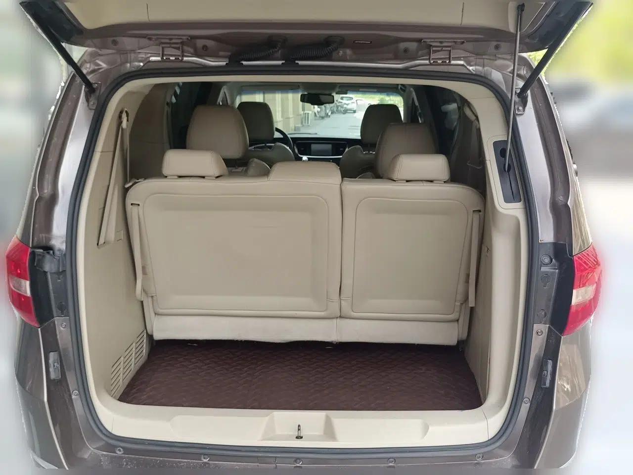 Buick GL8 2014 3.0L XT Luxury Business Flagship Edition — миниатюра 19