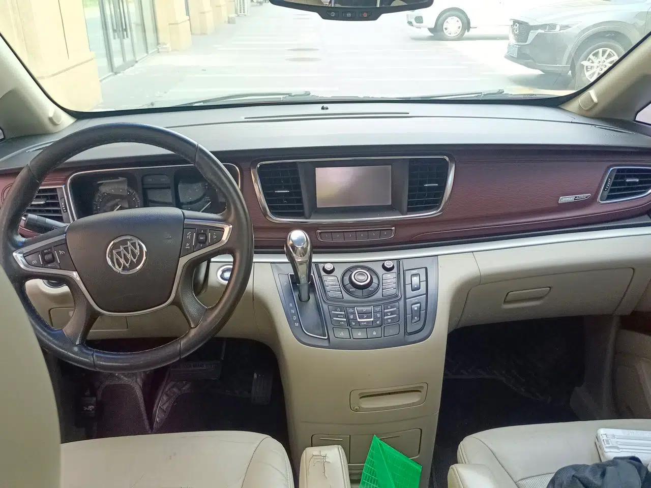 Buick GL8 2014 3.0L XT Luxury Business Flagship Edition — миниатюра 9