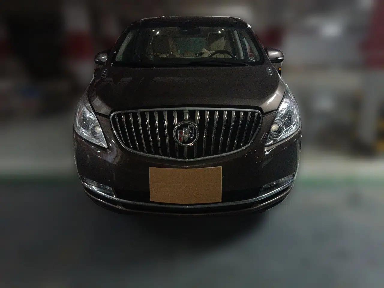 Buick GL8 2015 2.4L Luxury Business Premium Edition — миниатюра 2