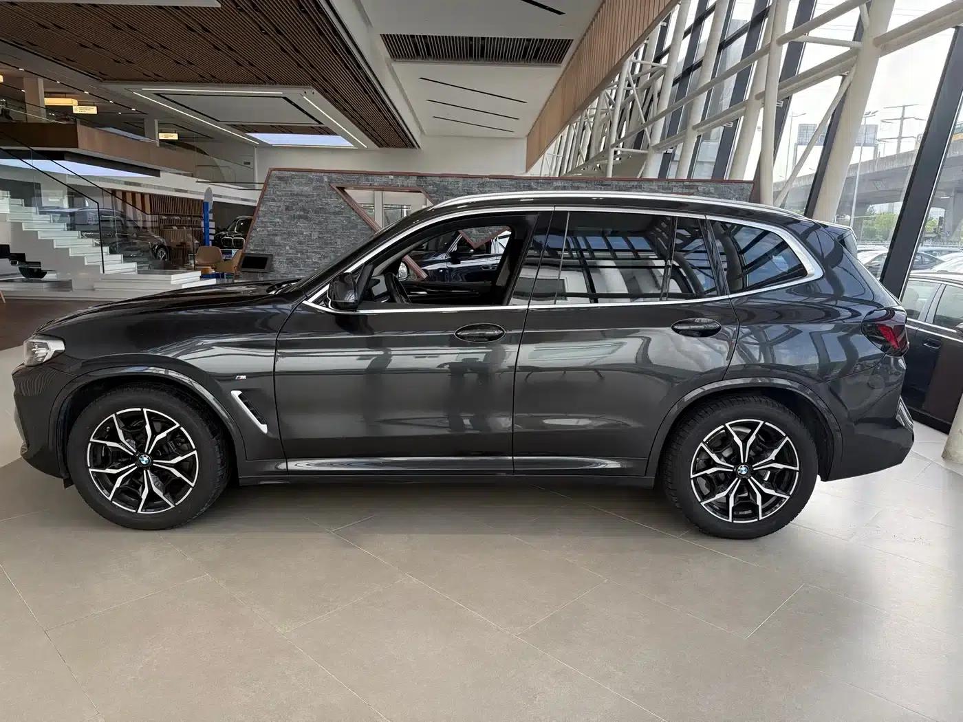 2022 BMW X3 xDrive25i M Sport Package — миниатюра 2
