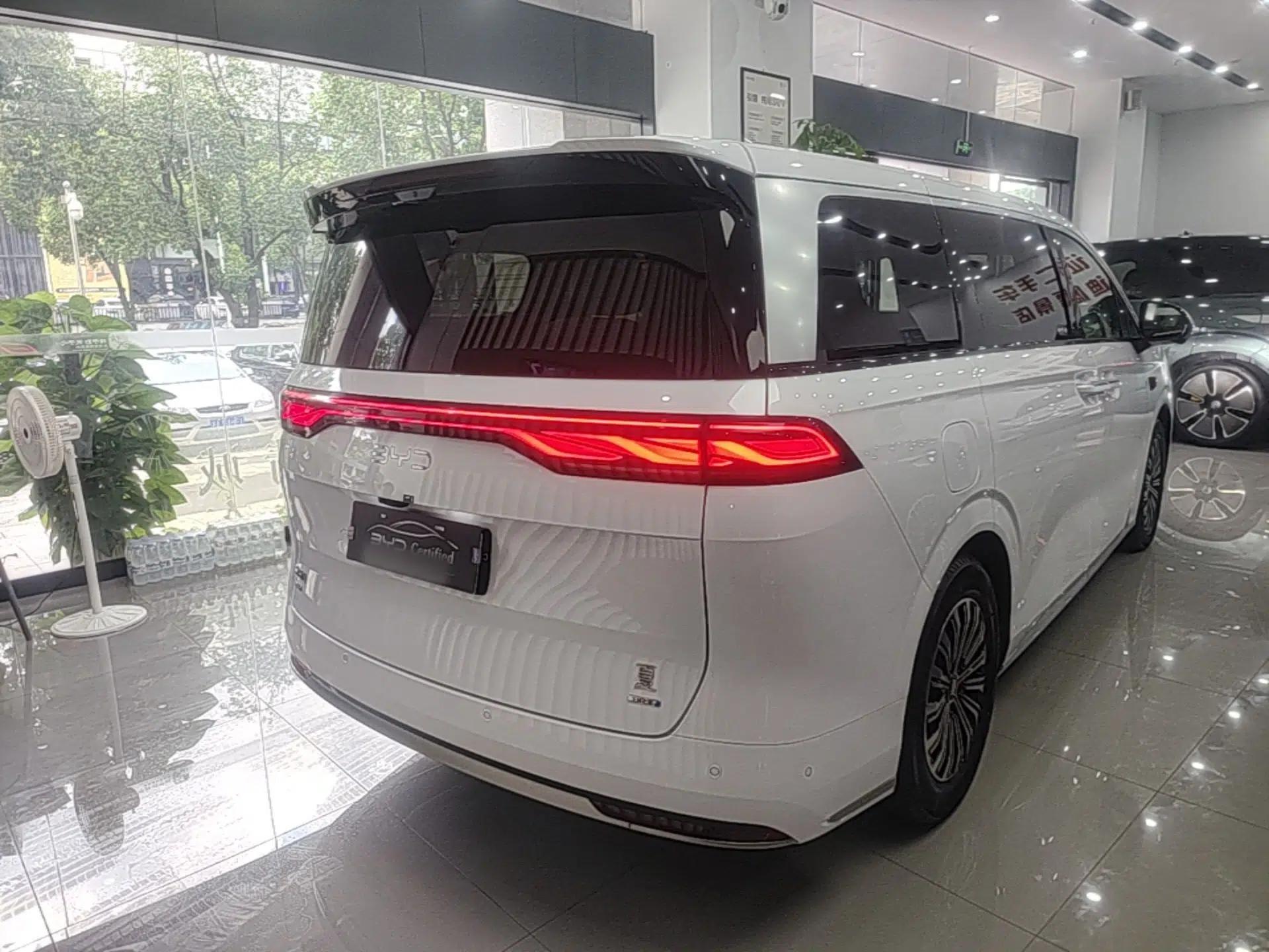 BYD Xia 2025 DM-i 1.5T 180km Beyond Edition — миниатюра 6