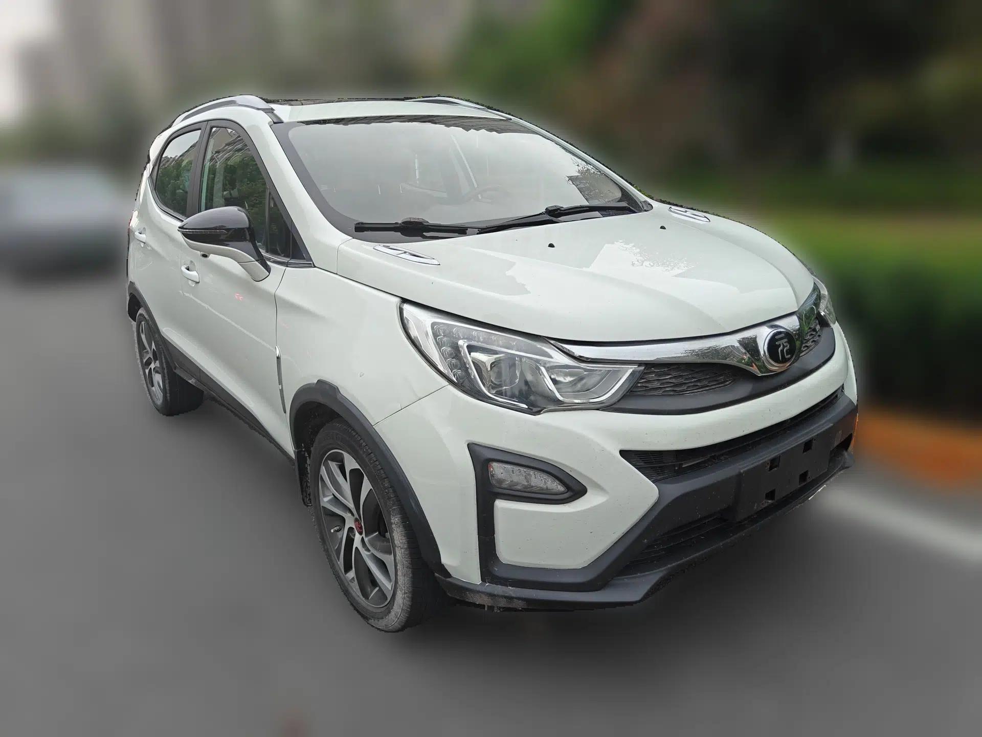 BYD Yuan 2016 1.5L Manual Luxury Version — миниатюра 3