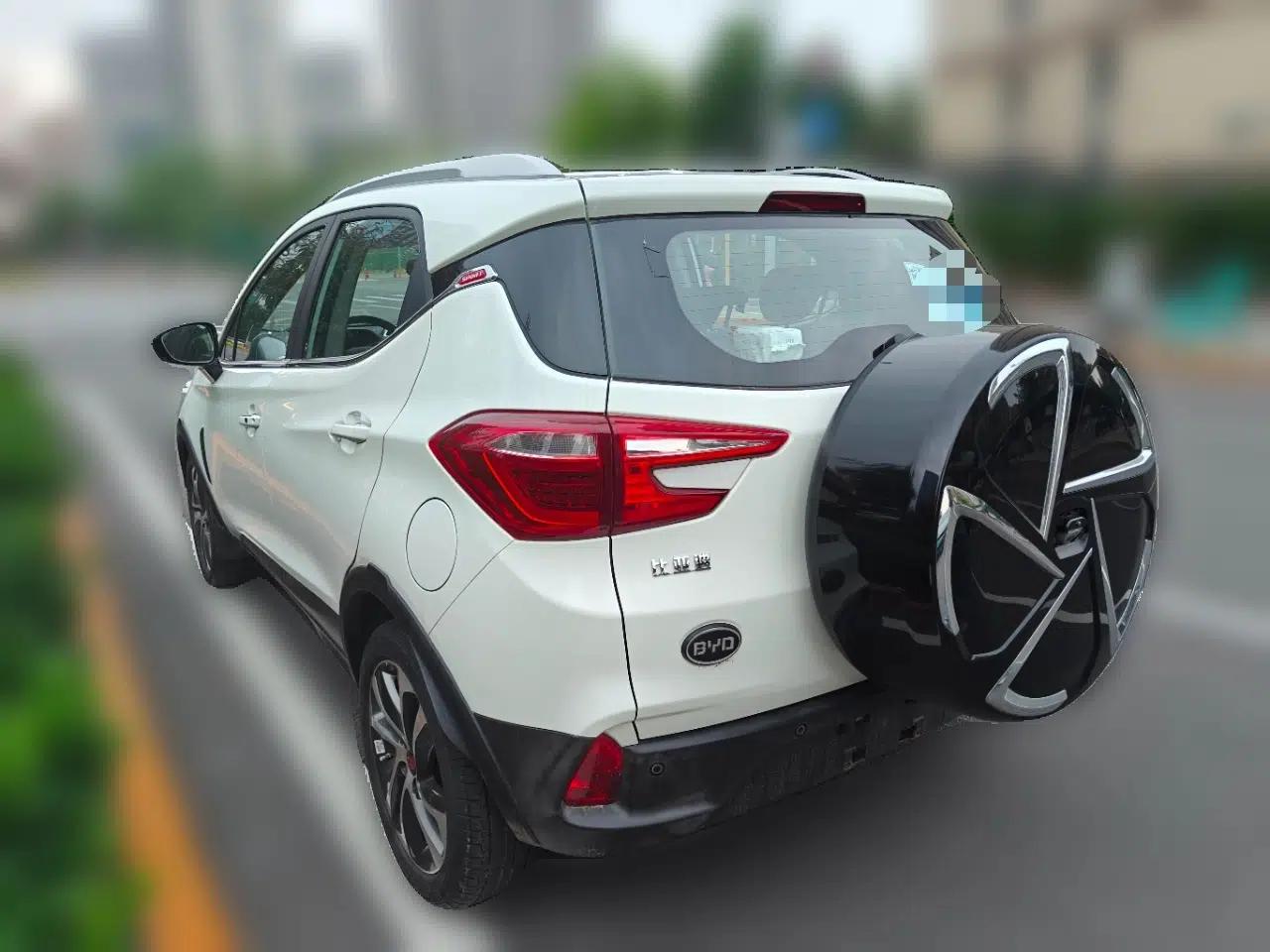 BYD Yuan 2016 1.5L Manual Luxury Version — миниатюра 4