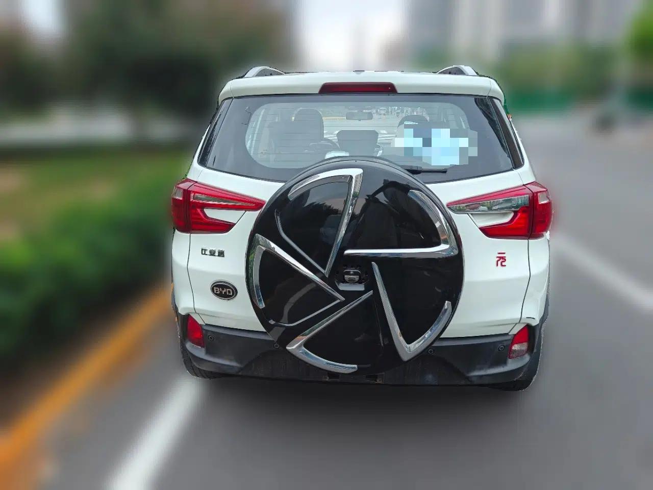 BYD Yuan 2016 1.5L Manual Luxury Version — миниатюра 5