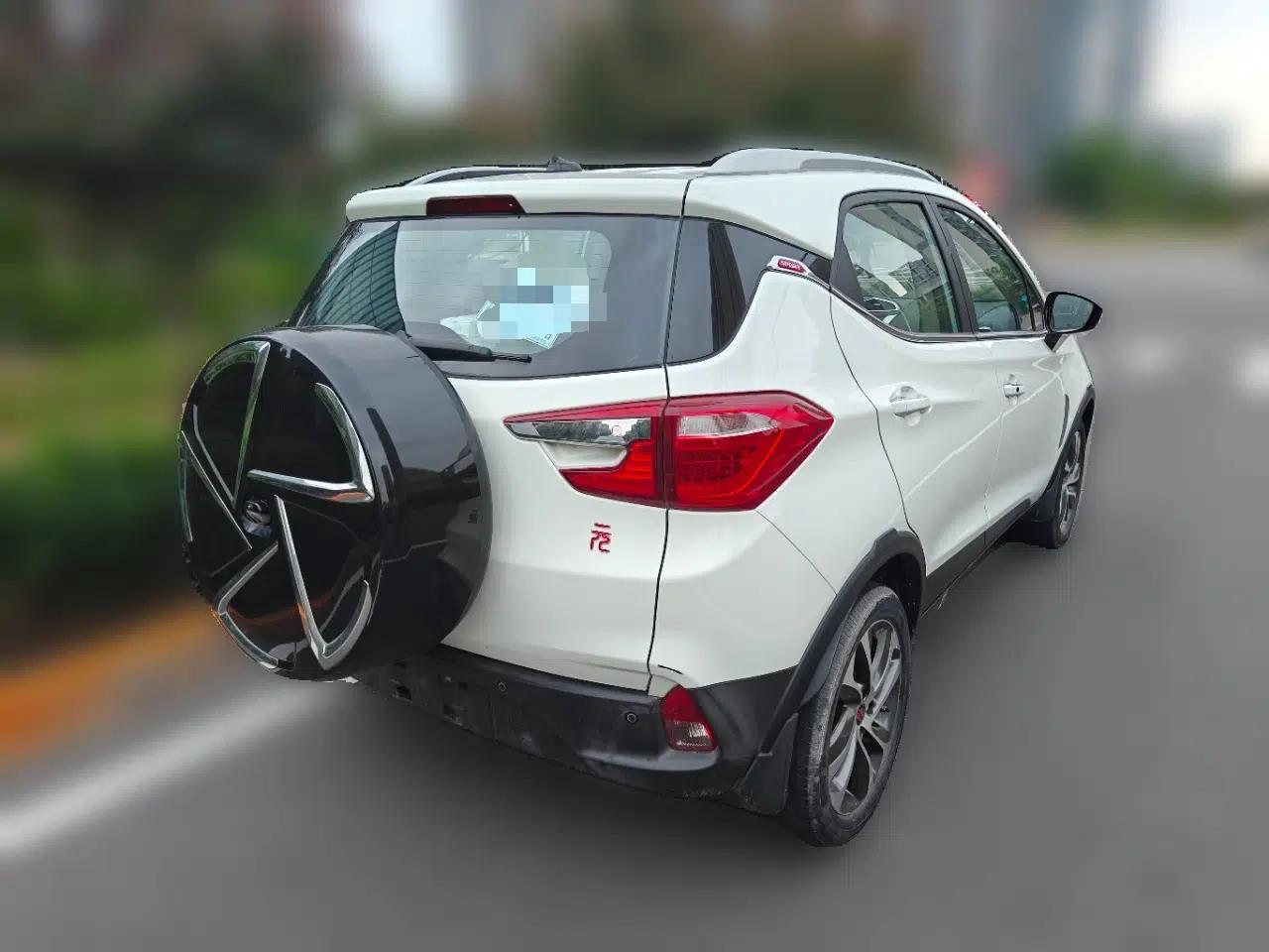 BYD Yuan 2016 1.5L Manual Luxury Version — миниатюра 6