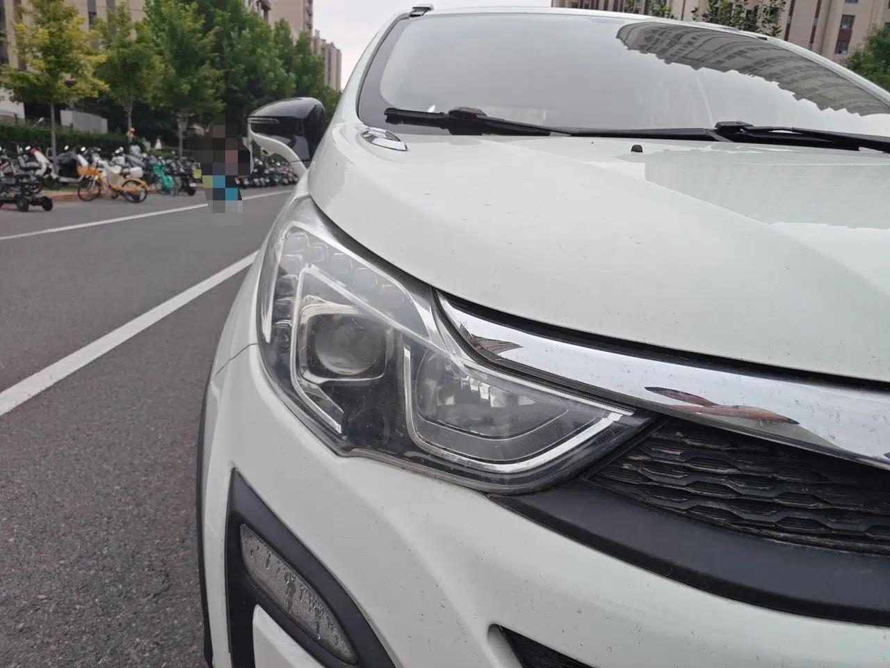 BYD Yuan 2016 1.5L Manual Luxury Version — миниатюра 7