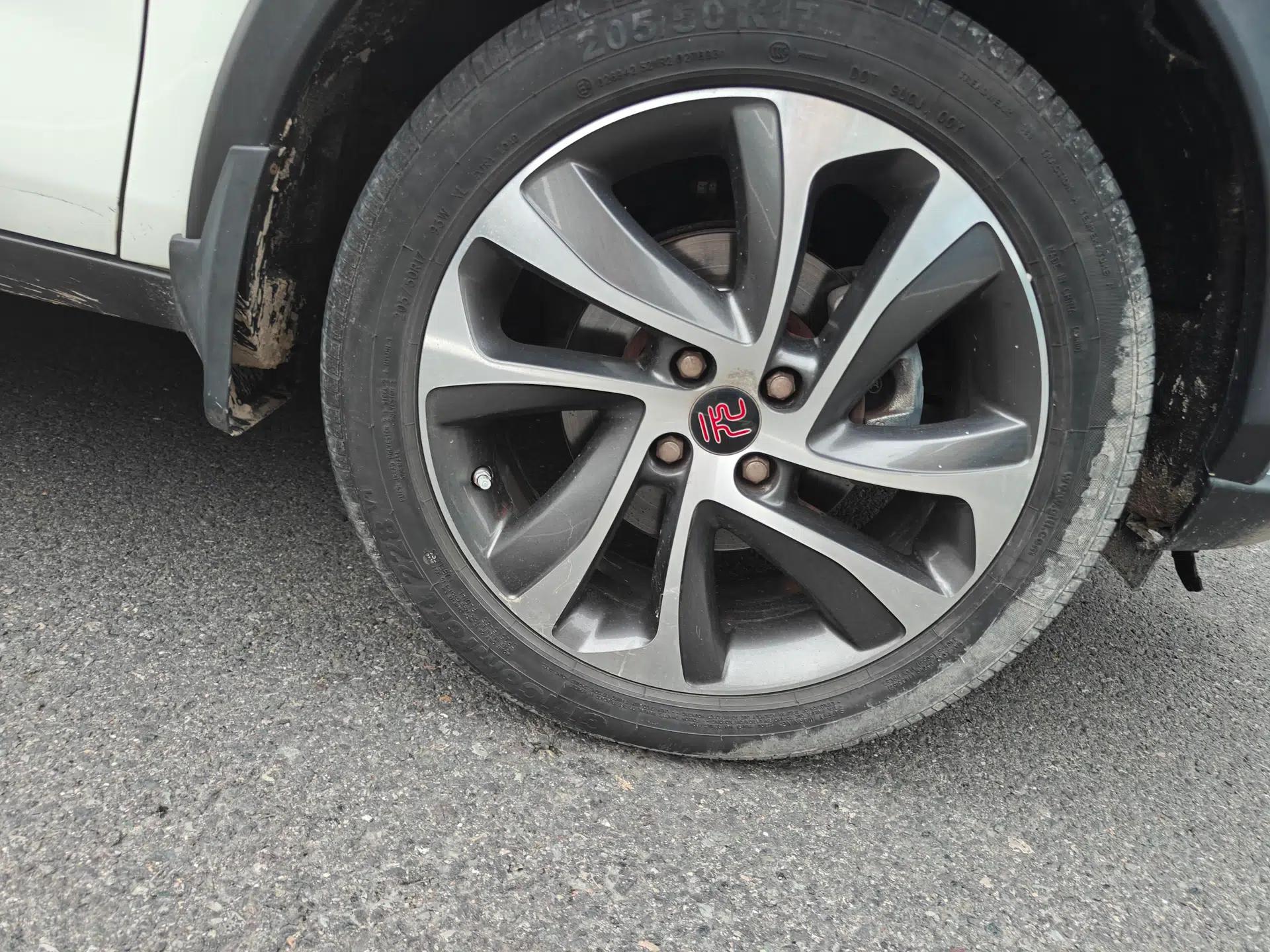 BYD Yuan 2016 1.5L Manual Luxury Version — миниатюра 8