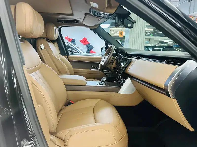 2024 Range Rover 3.0 L6 400PS Classic Extended Edition — миниатюра 12