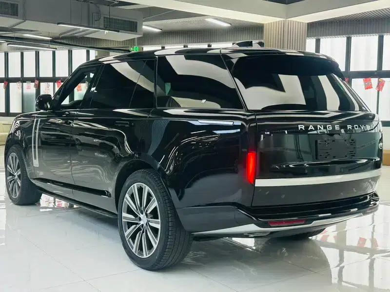 2024 Range Rover 3.0 L6 400PS Classic Extended Edition — миниатюра 4