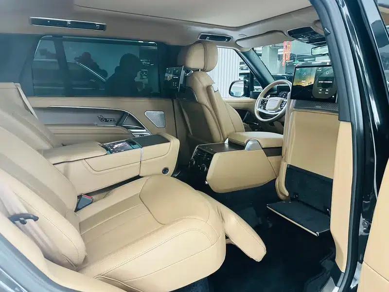 2024 Range Rover 3.0 L6 400PS Classic Extended Edition — миниатюра 7