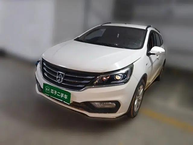 Baojun 310W 2017 1.5L Manual Fashion Model China V