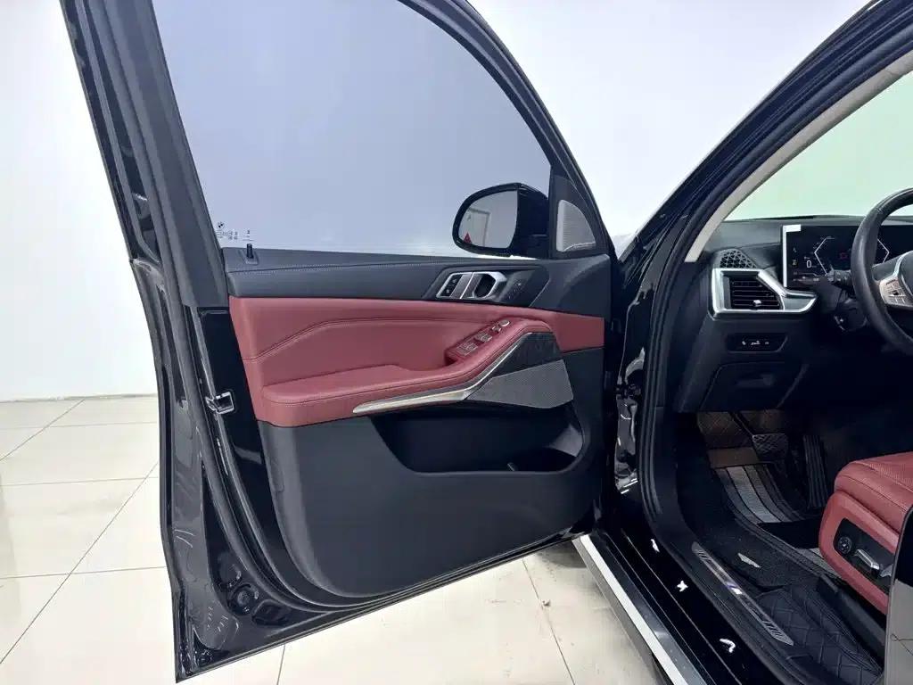 BMW X5 2023 xDrive 30Li Luxury M Sport Package — миниатюра 8