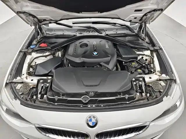 BMW 3 Series GT 2016 320i Fashion Edition — миниатюра 13