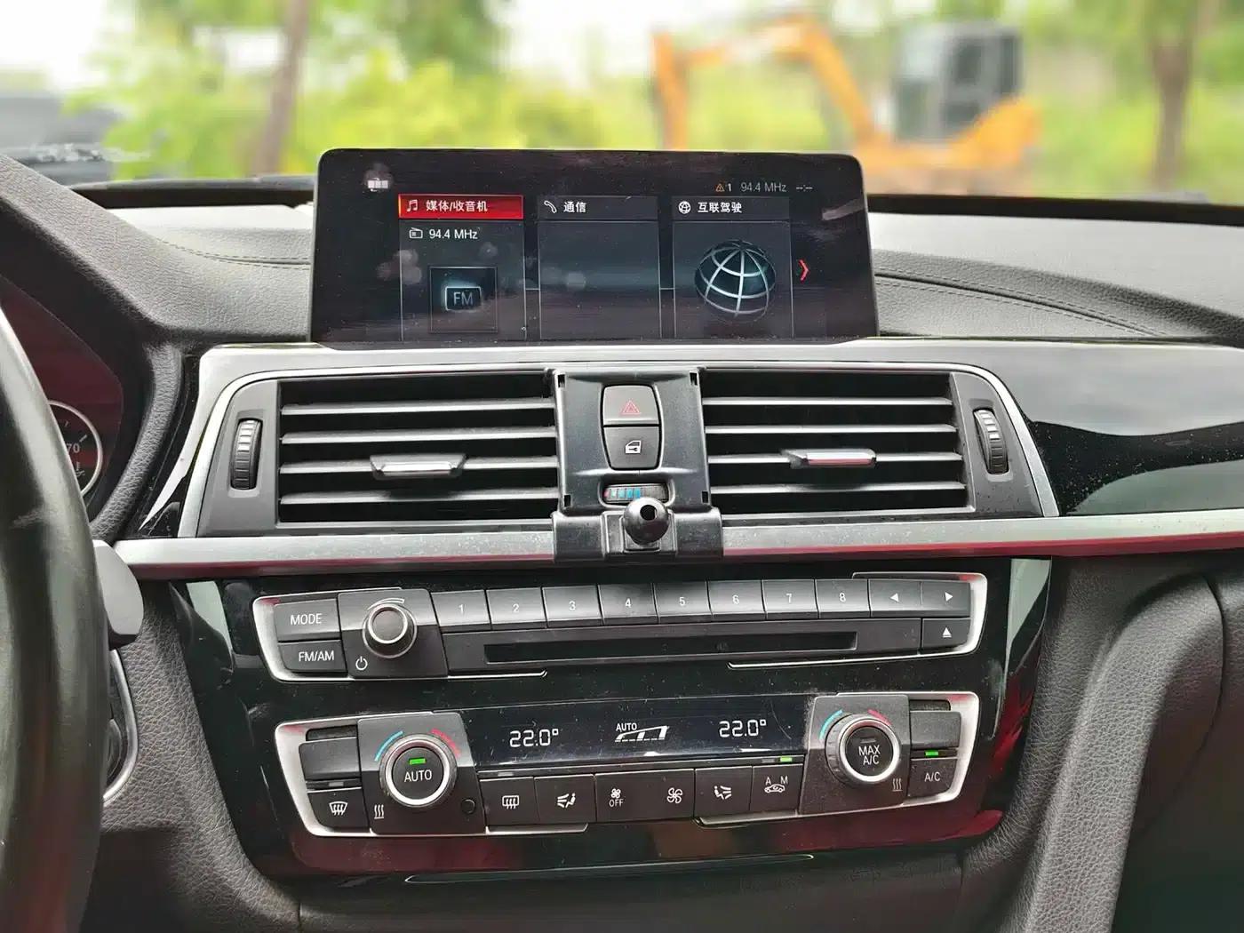 BMW 3 Series GT 2020 320i M Sport Shadow Edition — миниатюра 23