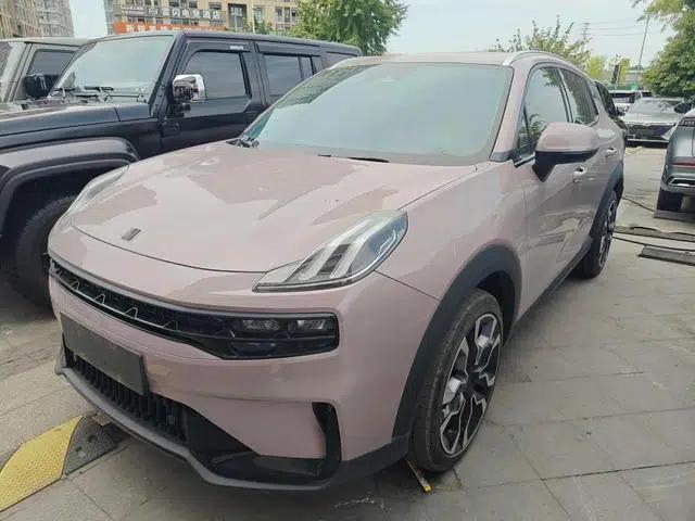 Lynk & Co 06 EM-P 2022 Shero Pink Special Edition