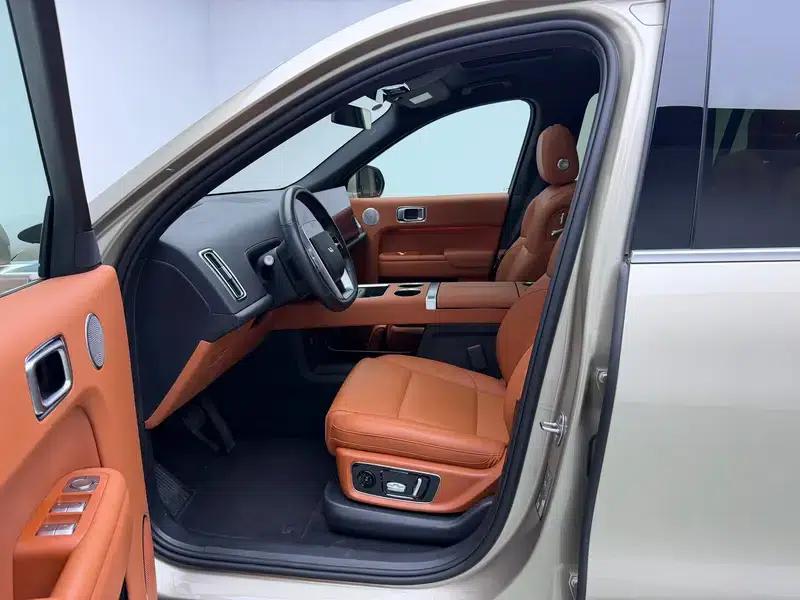 Li Auto L8 2023 Max Edition — миниатюра 17
