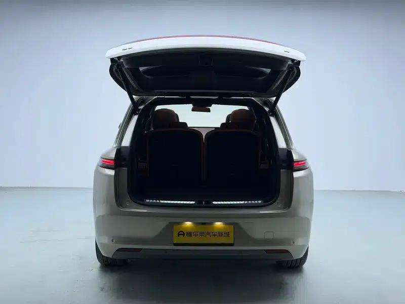 Li Auto L8 2023 Max Edition — миниатюра 20