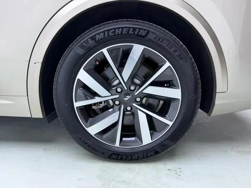 Li Auto L8 2023 Max Edition — миниатюра 9
