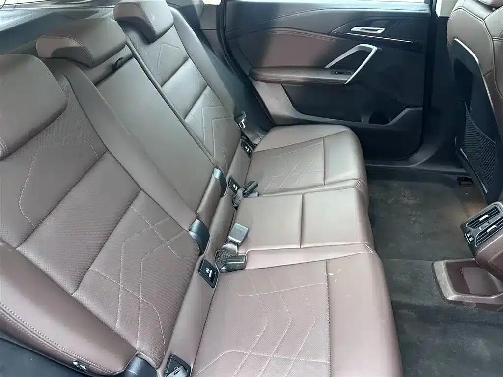BMW iX1 2023 eDrive25L M Sport Package — миниатюра 10