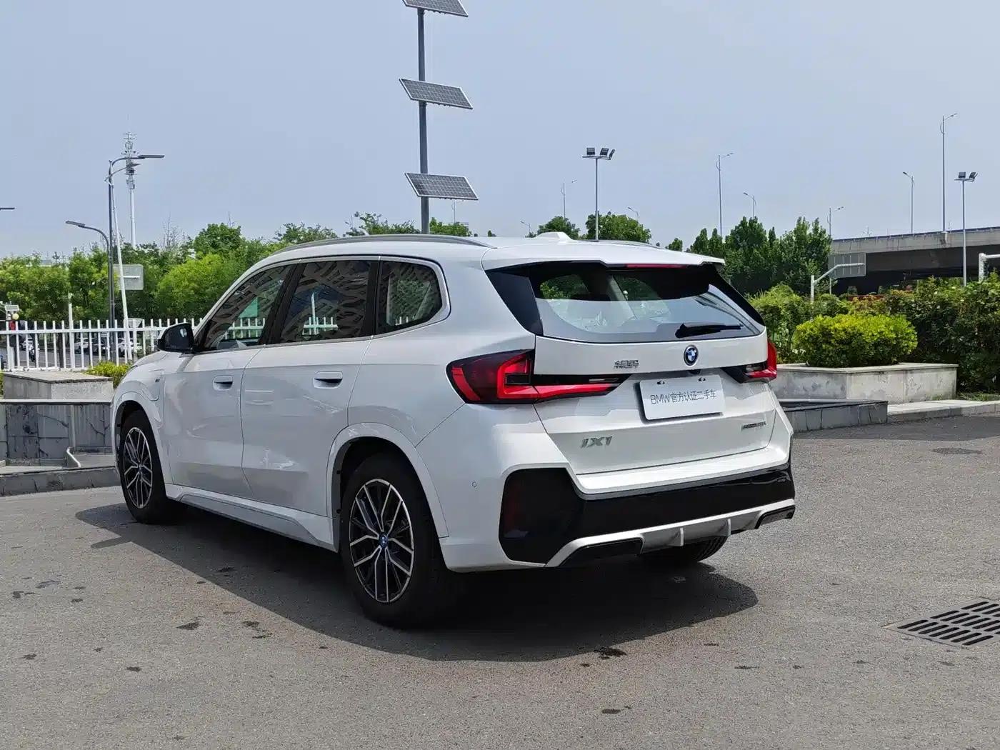 BMW iX1 2025 eDrive25L M Sport Package — миниатюра 4