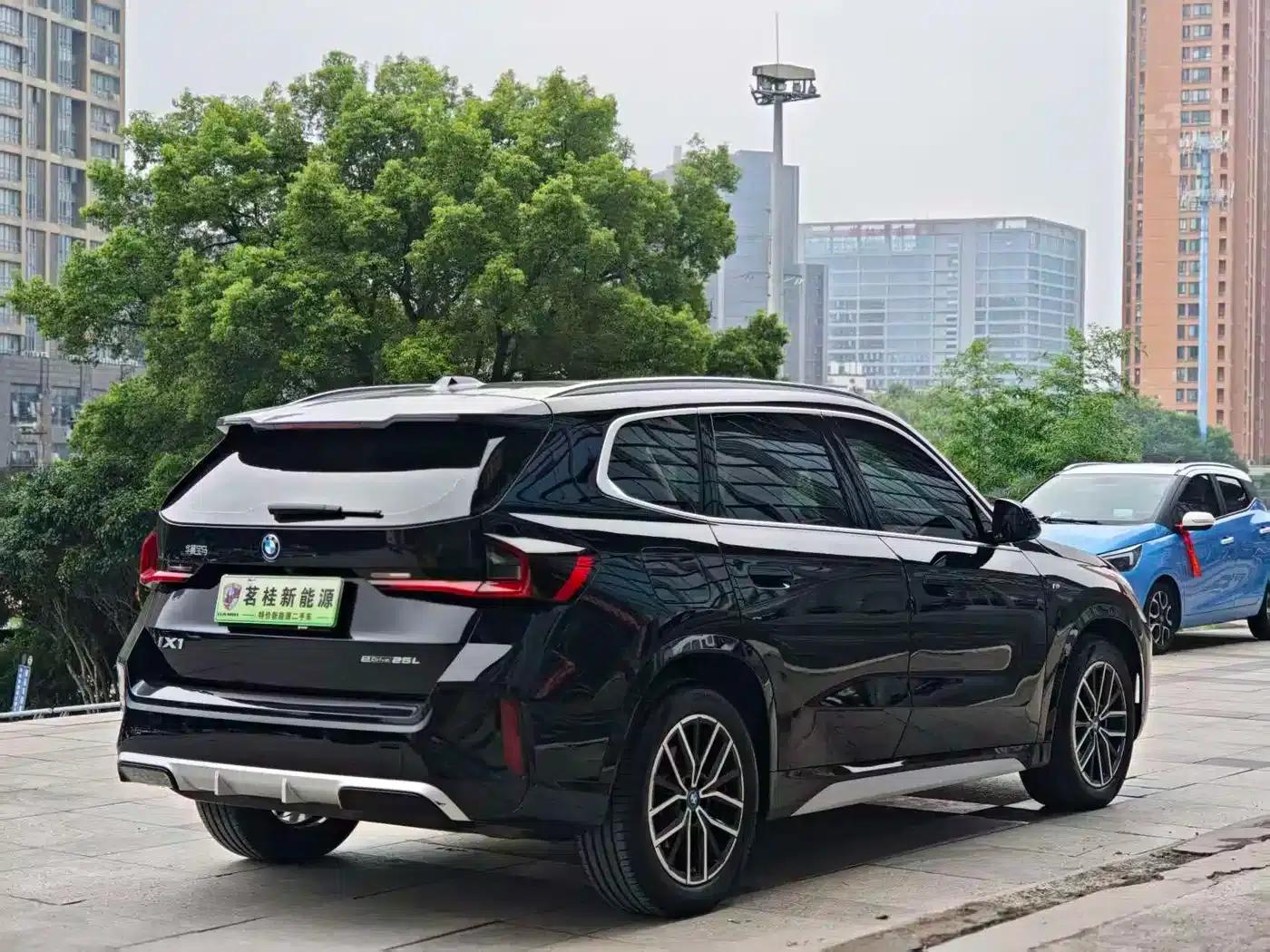 BMW iX1 2025 eDrive25L M Sport Package — миниатюра 6