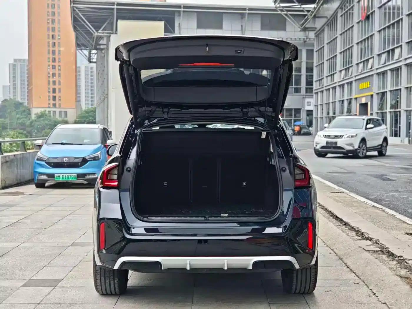 BMW iX1 2025 eDrive25L M Sport Package — миниатюра 10
