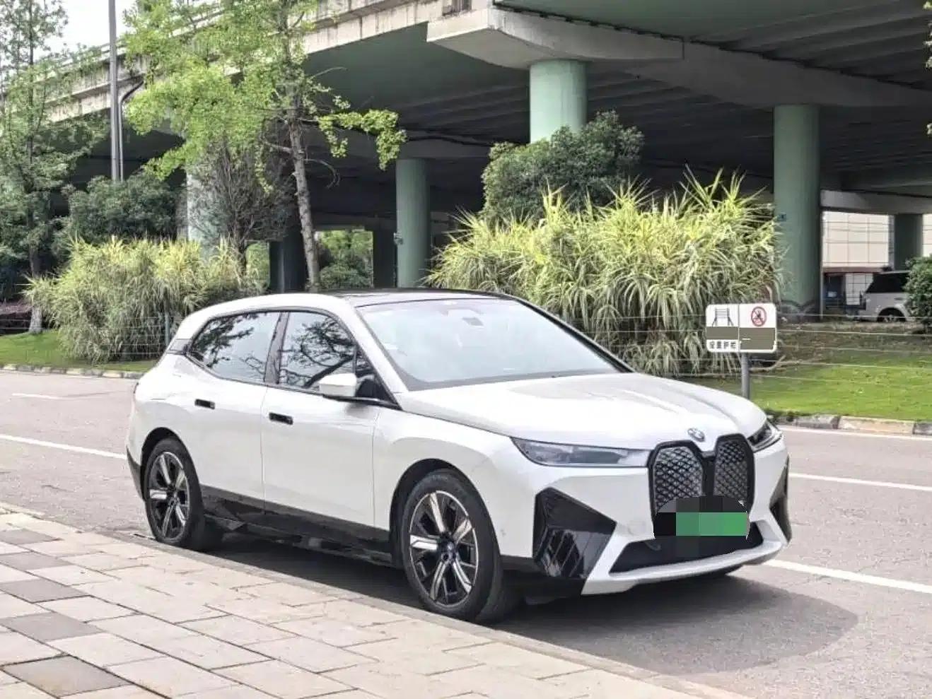 BMW iX 2022 xDrive40 — миниатюра 3