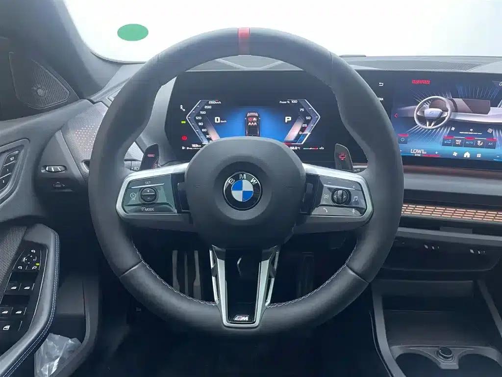 2025 BMW M235L — миниатюра 14
