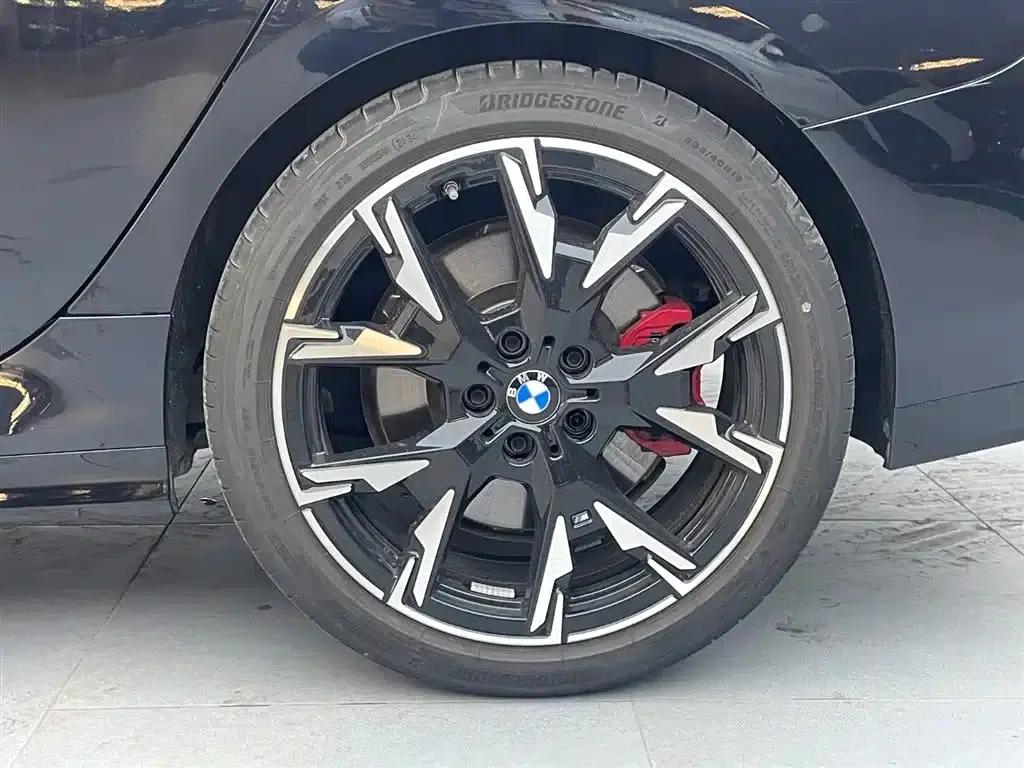 2025 BMW M235L — миниатюра 18