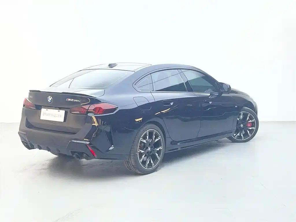 2025 BMW M235L — миниатюра 4