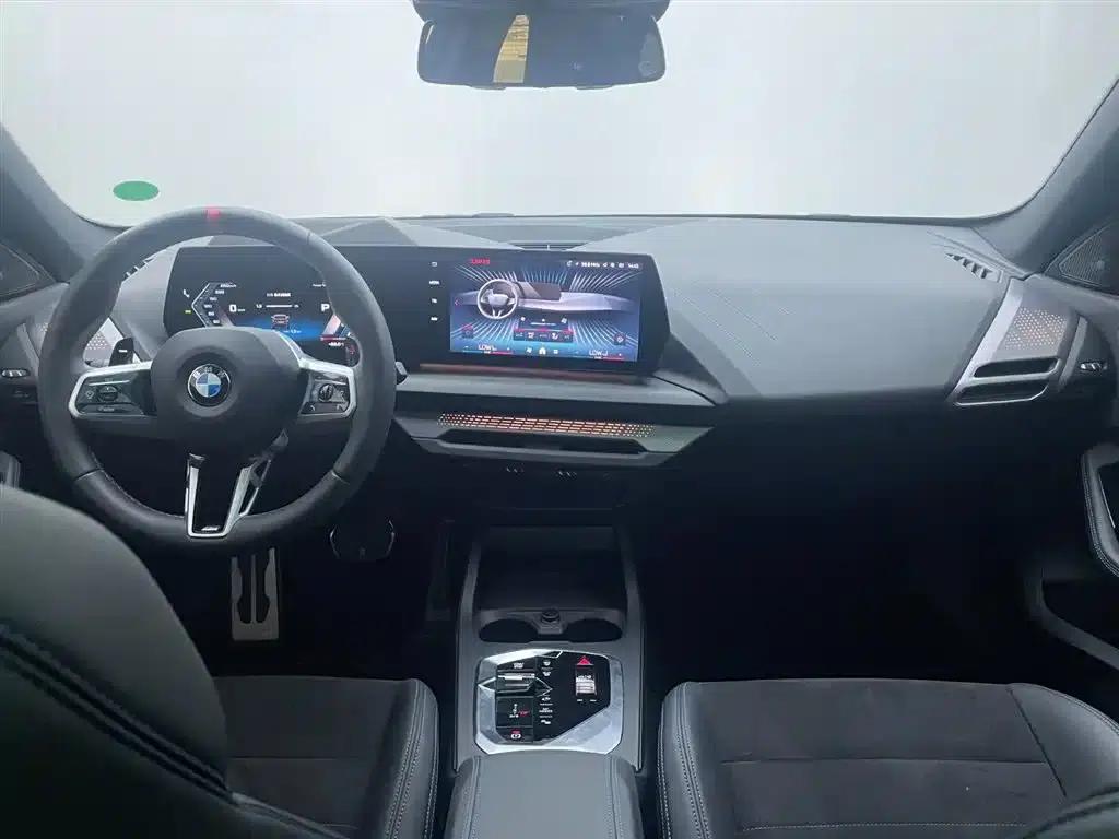 2025 BMW M235L — миниатюра 7