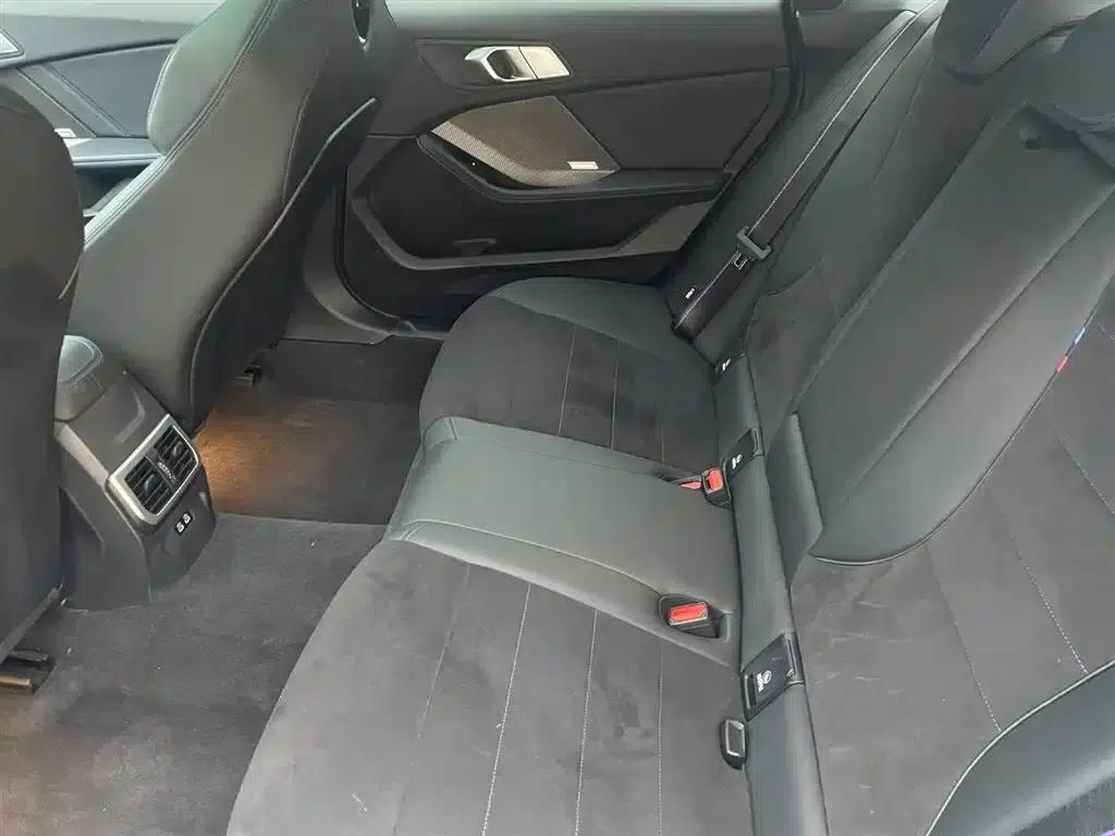 2025 BMW M235L — миниатюра 9