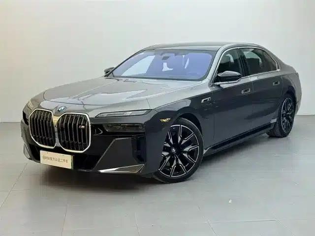 BMW i7 M70L 2023 Model