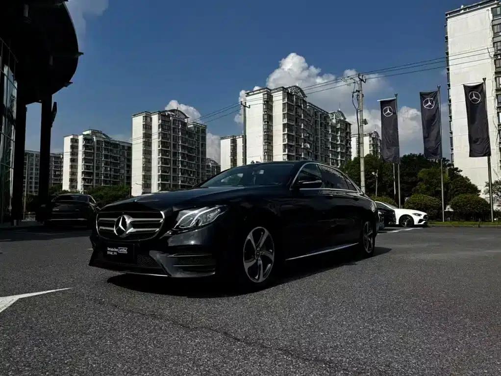 Mercedes-Benz E-Class 2019 E 300 L Sport Style — миниатюра 1