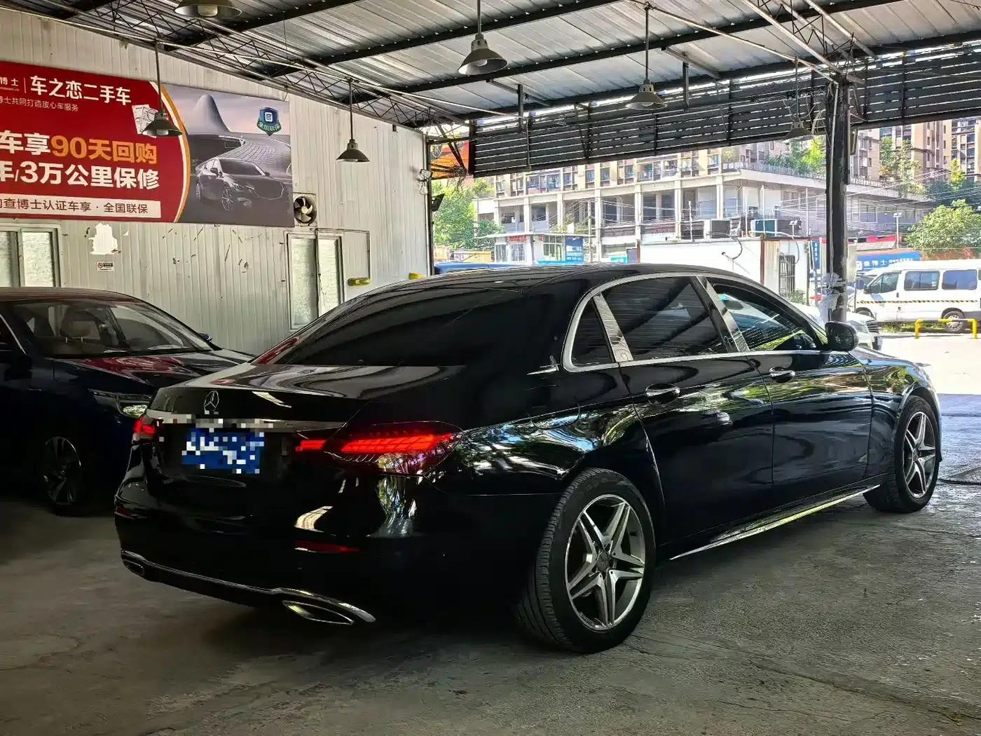 2016 Mercedes-Benz E-Class E 200 L Sport — миниатюра 3