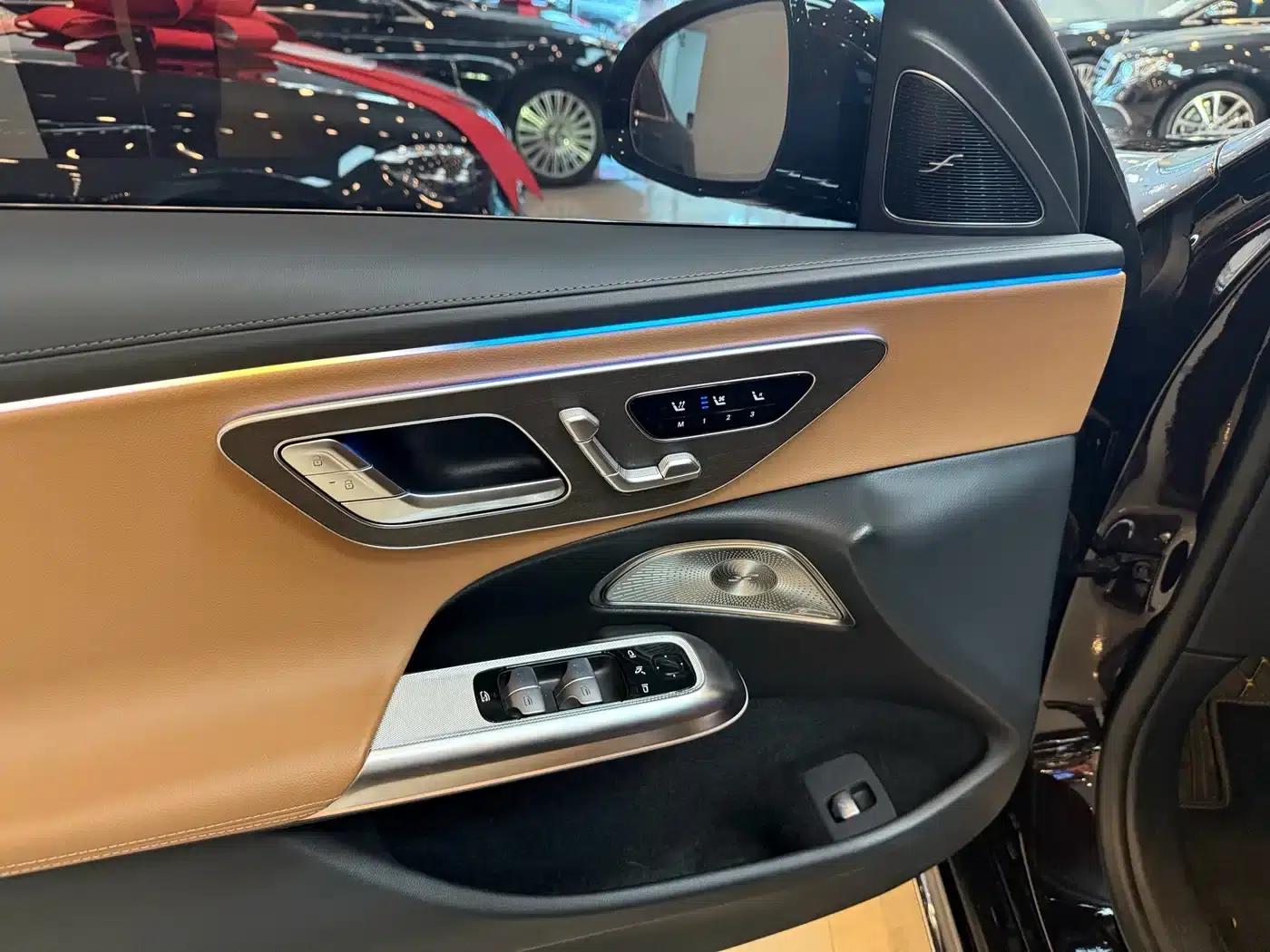 2025 Mercedes-Benz E-Class E 300 L Luxury — миниатюра 4