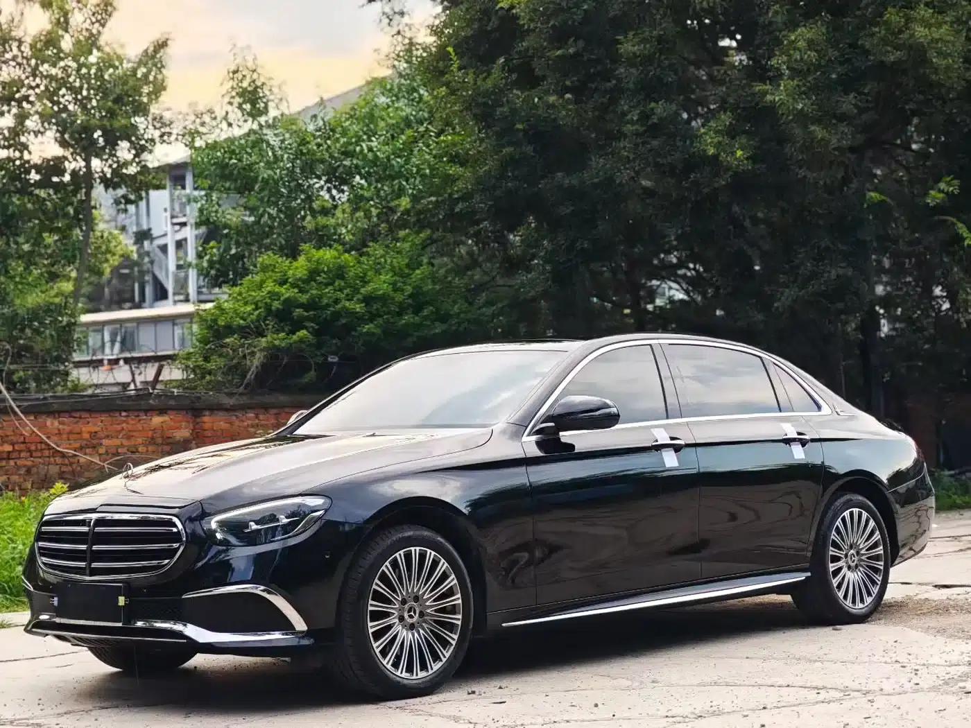 Mercedes-Benz E-Class 2022 Facelift III E 300 L Fashion Model — миниатюра 1
