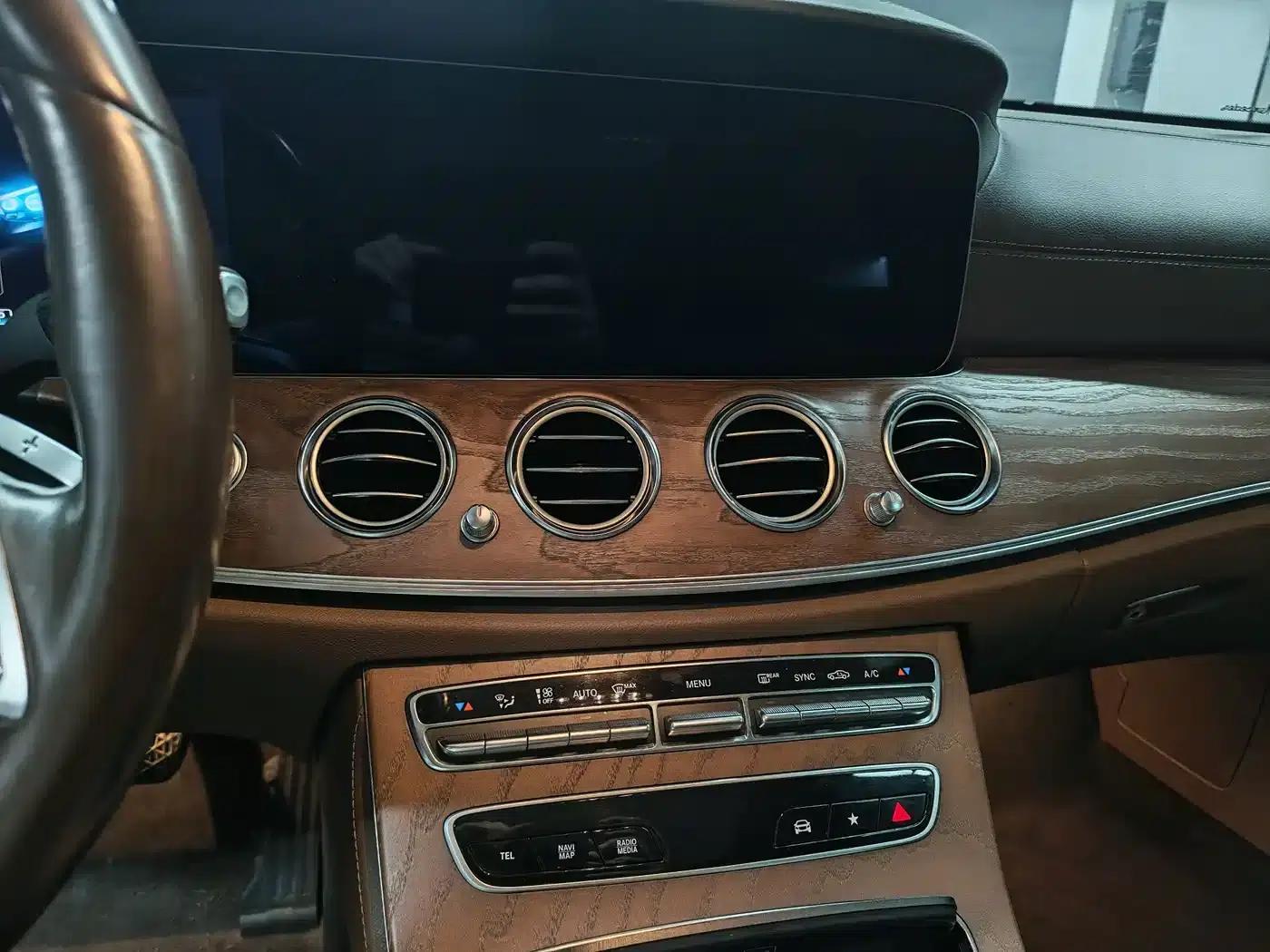 2022 Mercedes-Benz E-Class E 260 L — миниатюра 8