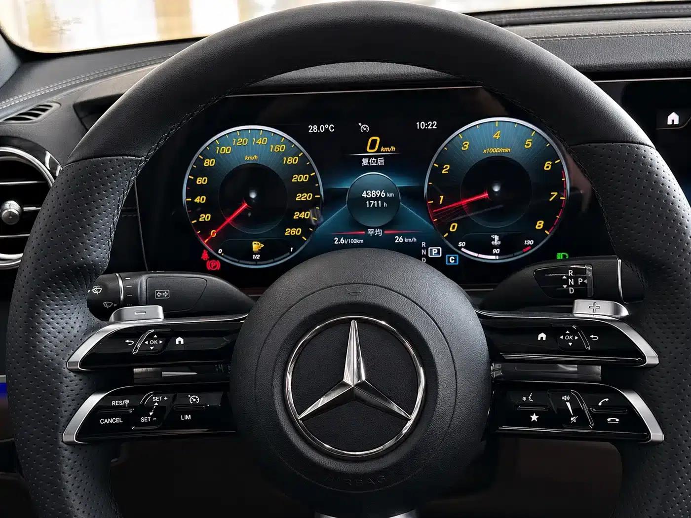 Mercedes-Benz E-Class 2021 E 300 L Fashion Edition — миниатюра 7