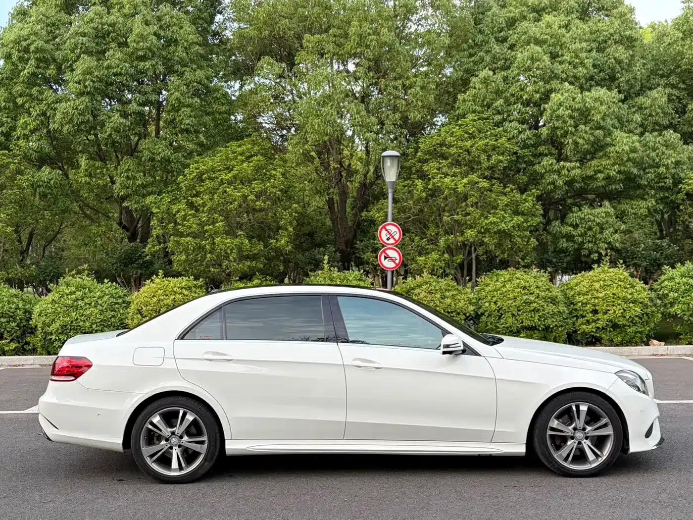 2015 Mercedes-Benz E-Class E 320 L Luxury 4MATIC — миниатюра 4