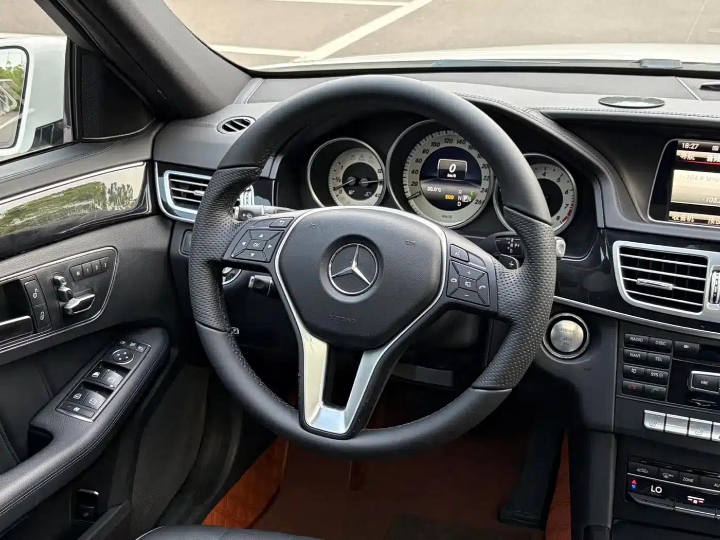 2015 Mercedes-Benz E-Class E 320 L Luxury 4MATIC — миниатюра 10