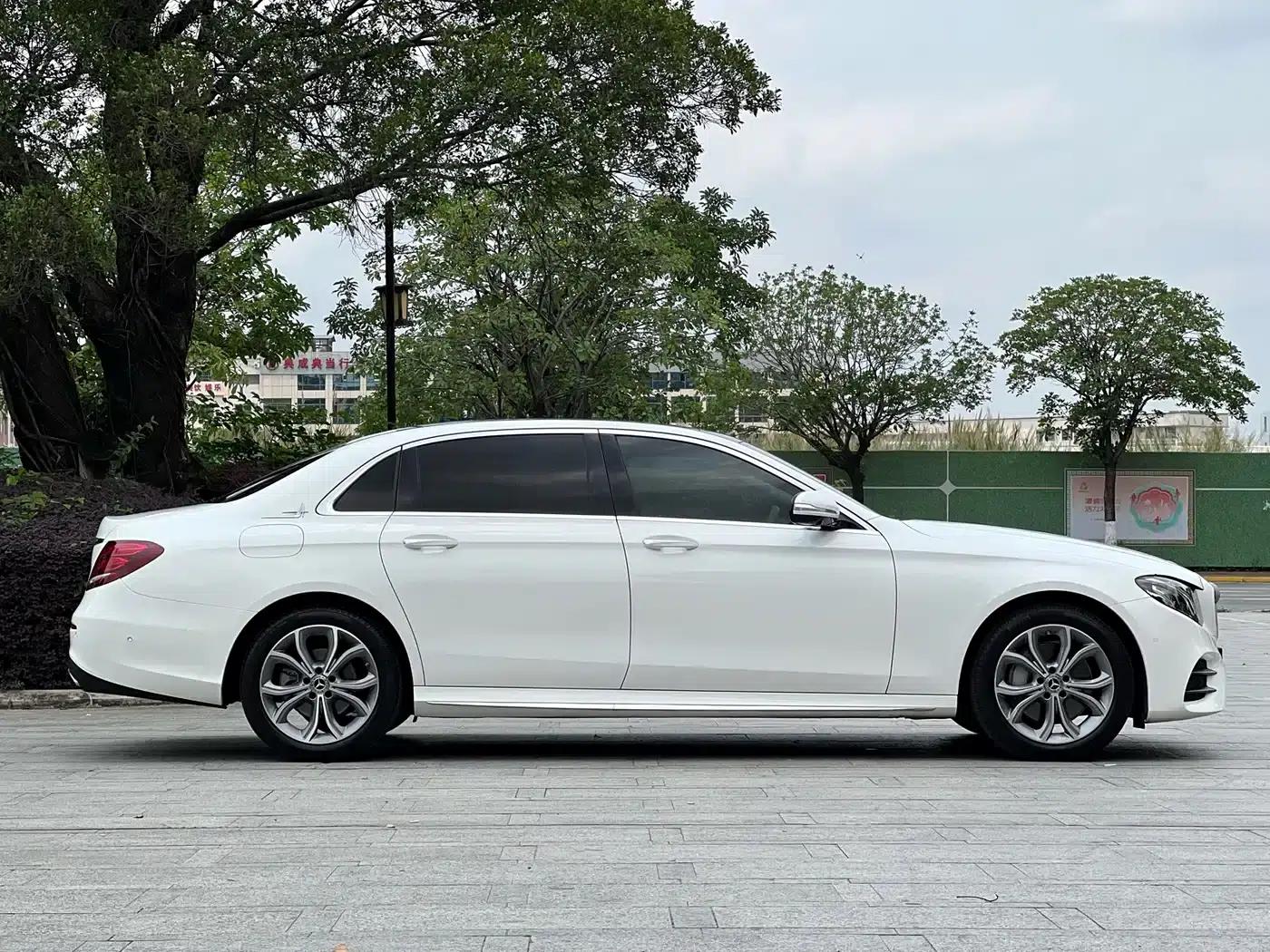 Mercedes-Benz E-Class 2020 E 300 L Sport Style — миниатюра 4