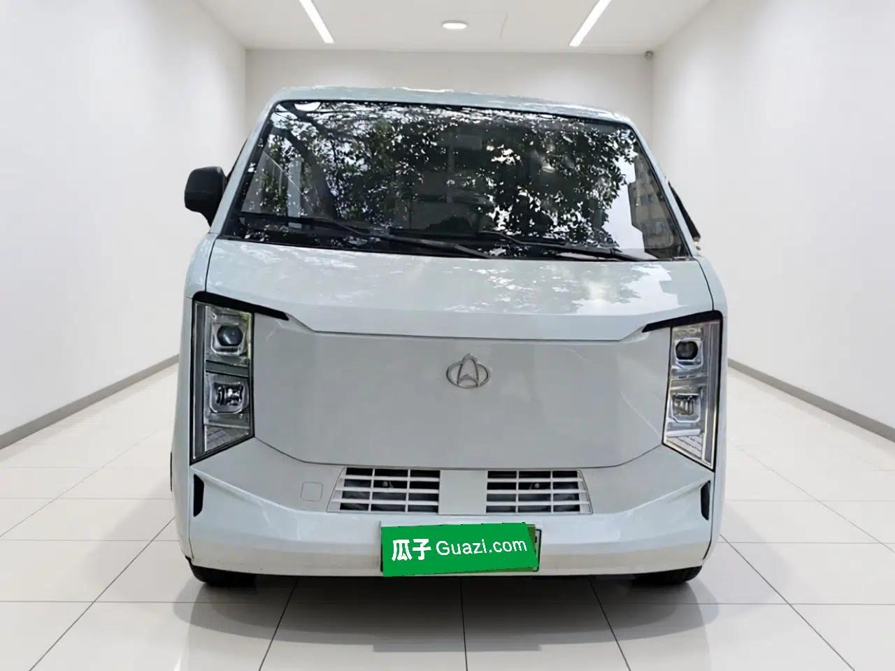 CHANGAN KUAYUE Starlight EV 2025 Model 7-Passenger Passenger Vehicle, 350 km, Comfort Edition — миниатюра 2