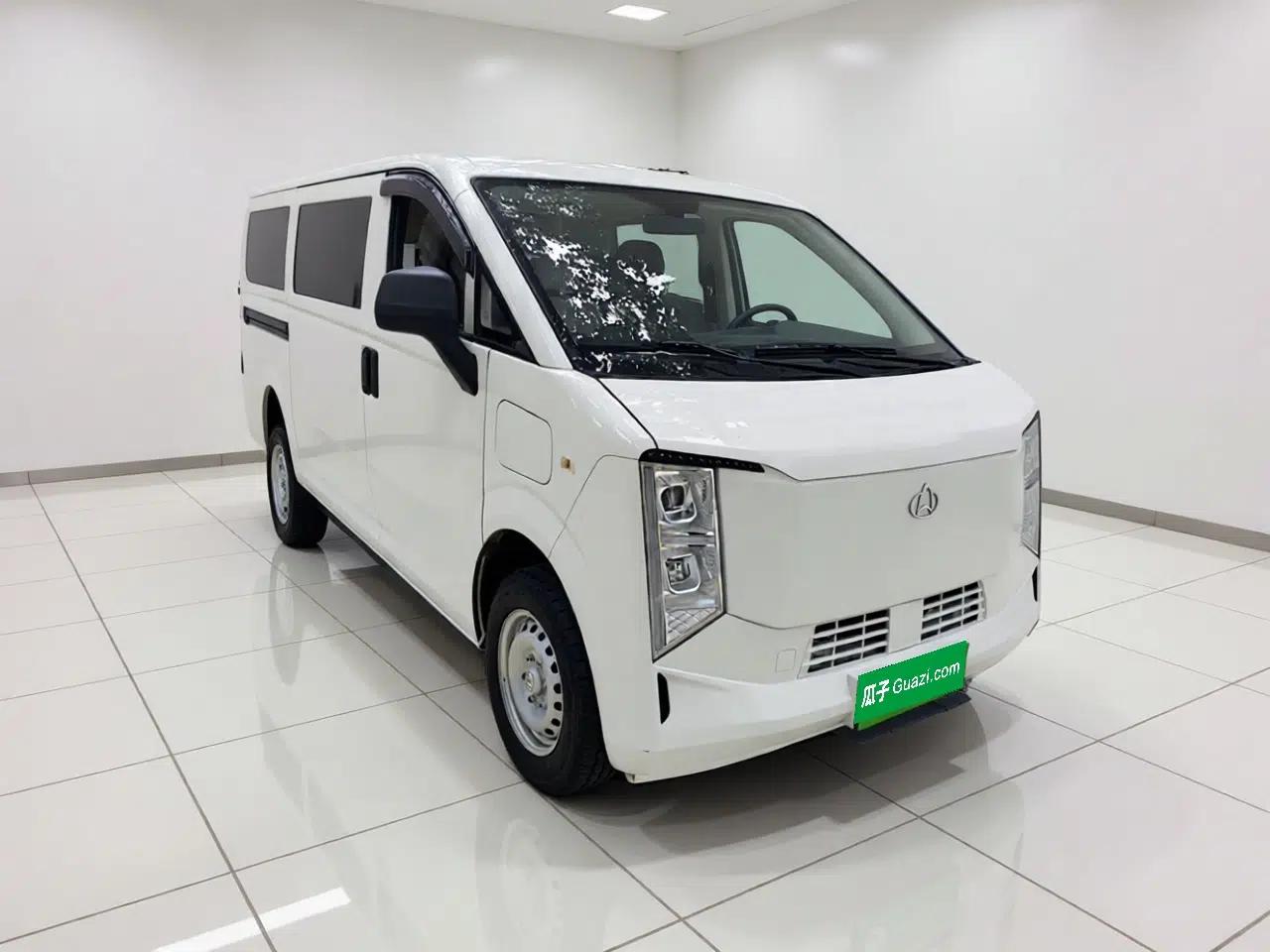 CHANGAN KUAYUE Starlight EV 2025 Model 7-Passenger Passenger Vehicle, 350 km, Comfort Edition — миниатюра 3