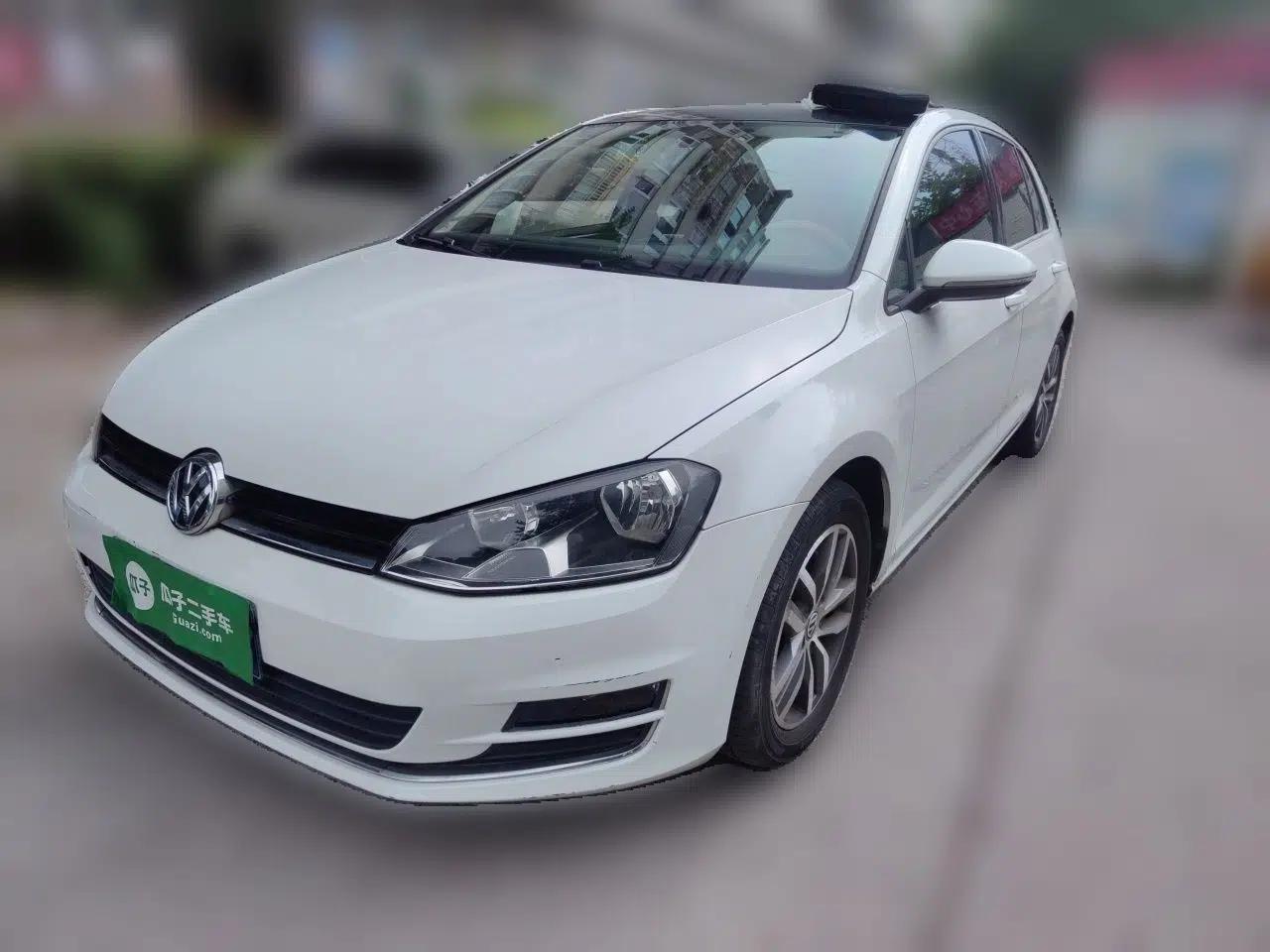 Volkswagen Golf 2016 230TSI Automatic Luxury Version — миниатюра 1