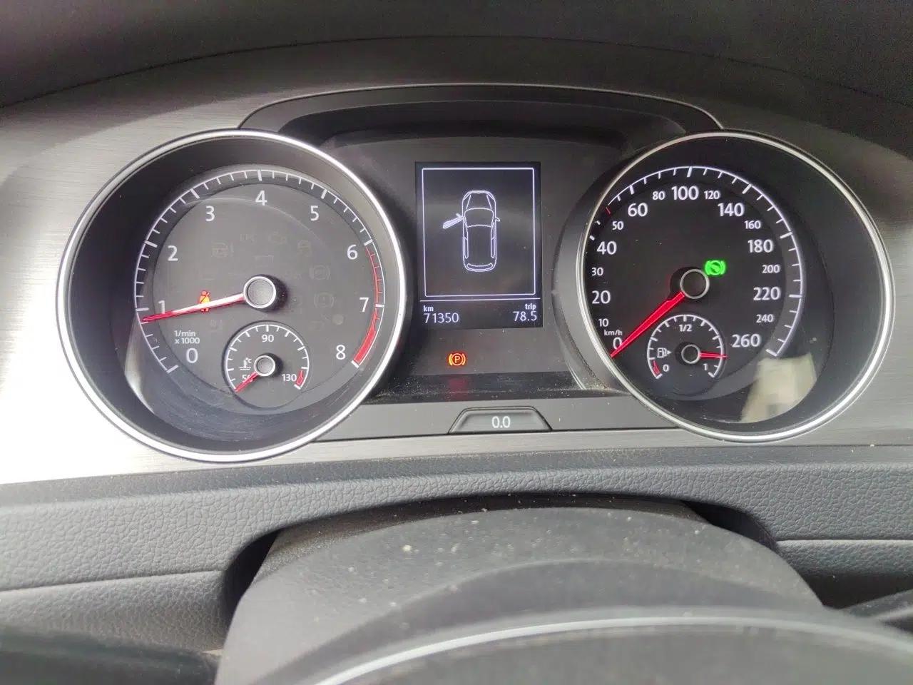 Volkswagen Golf 2016 230TSI Automatic Luxury Version — миниатюра 11