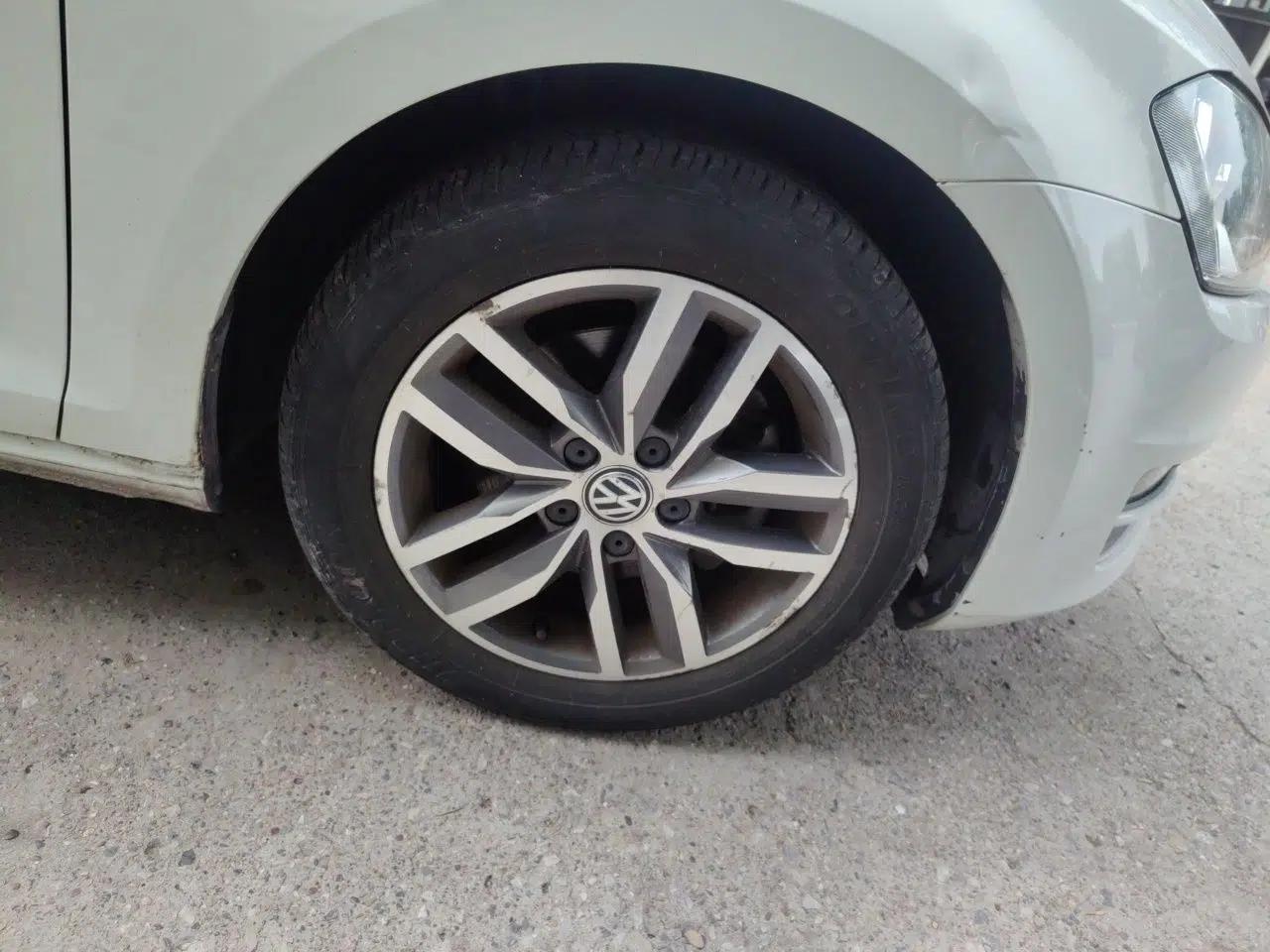 Volkswagen Golf 2016 230TSI Automatic Luxury Version — миниатюра 8