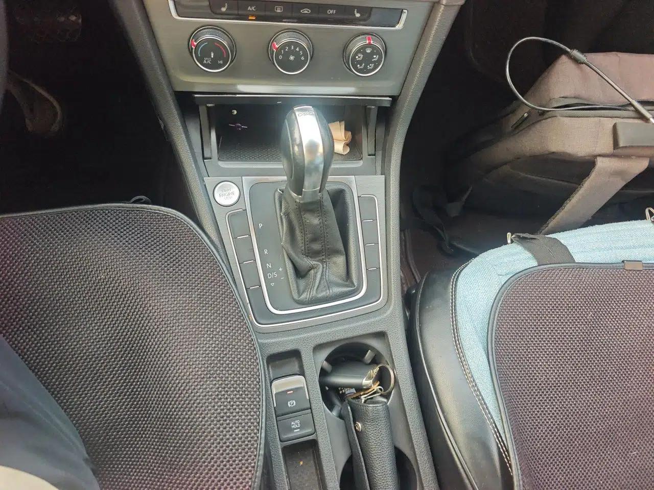 Volkswagen Golf 2015 1.4TSI Automatic Luxury Model — миниатюра 14
