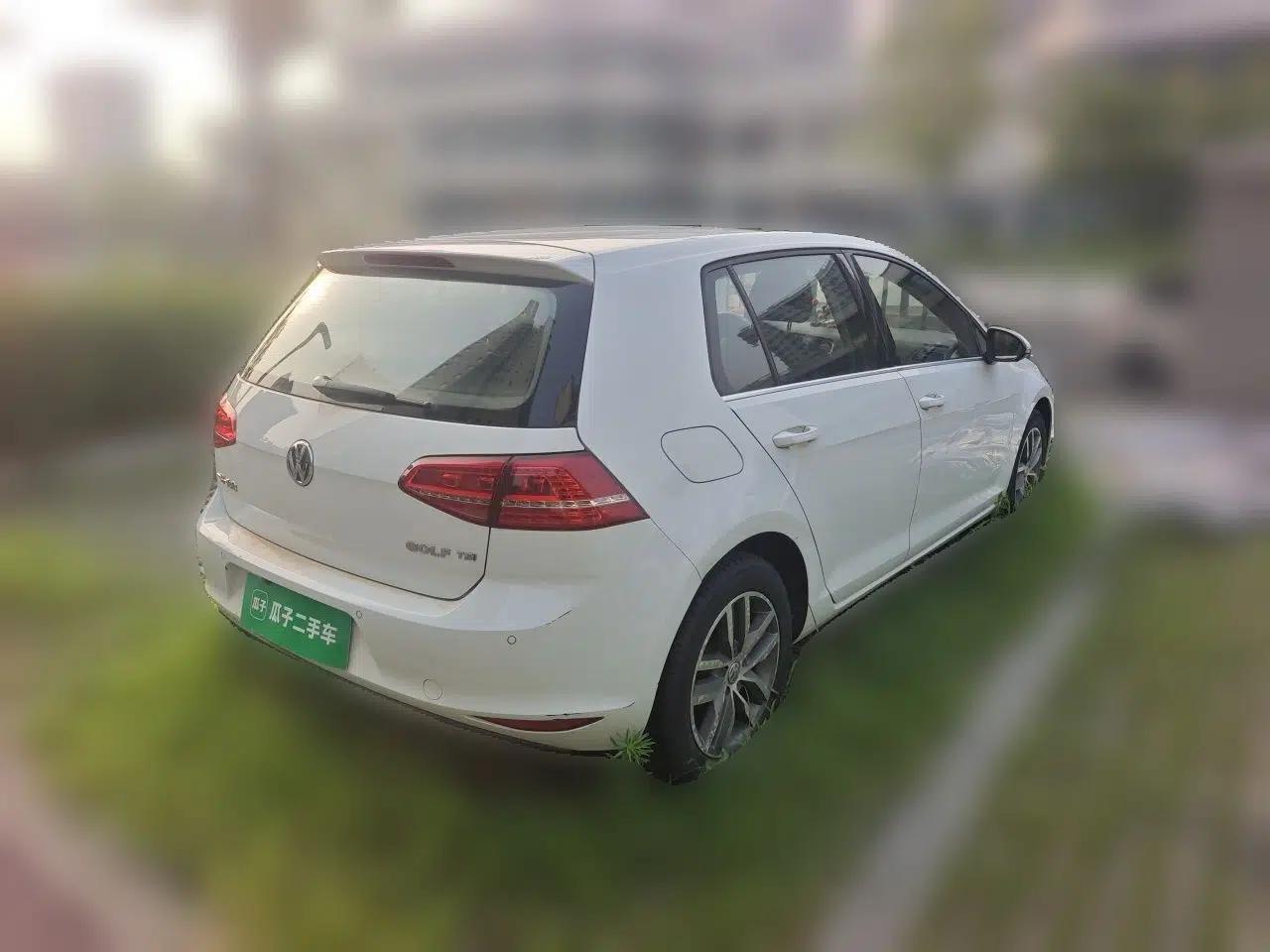Volkswagen Golf 2015 1.4TSI Automatic Luxury Model — миниатюра 6